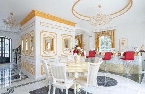 17th Arrondissement Batignolles-Monceau Apartment | Évasion à 15 Minutes de Paris Logements Privés