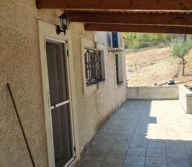 Kilada Apartment | σπίτι - αγρόκτημα - Δ Γεωργά Χατζηράση οδός Χατζηράση