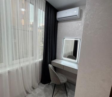 Khmelnitskiy Apartment | Апартаменти Зарічанська вулиця Netflix