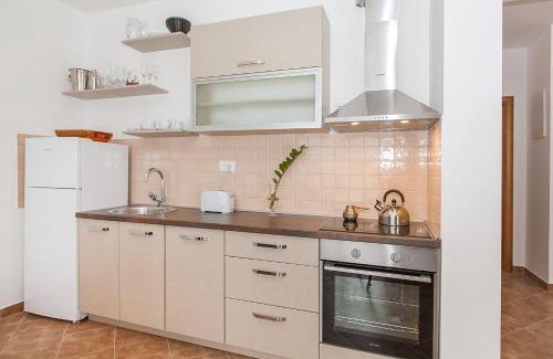 Kamenari Apartment | Апартаменты в Каменари