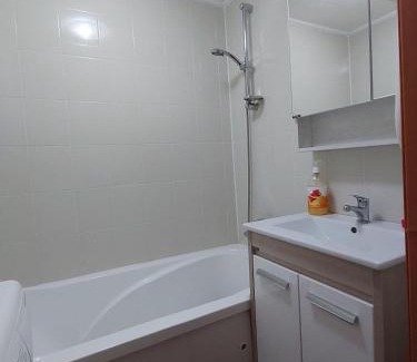 Aktobe Apartment | Апартаменты 11 мкрн-3