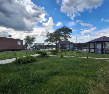 Pischanka House | База відпочинку Шалена Жаба