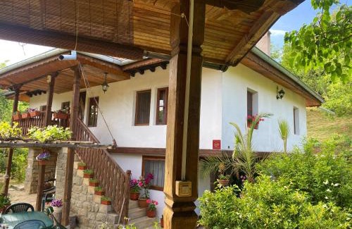 Yakovtsi House | Вила Любима