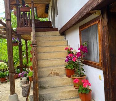 Yakovtsi House | Вила Любима