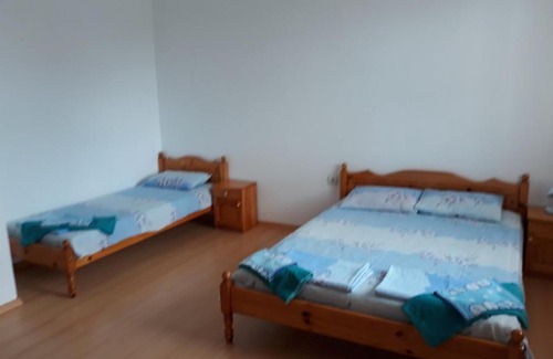 Krapets House | Вили Марина