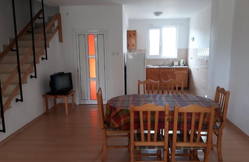 Krapets House | Вили Марина