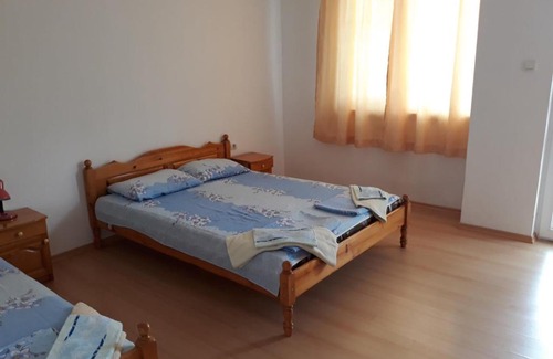 Krapets House | Вили Марина