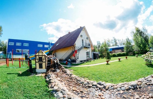 Glazov House | Гостевой дом Кристалл