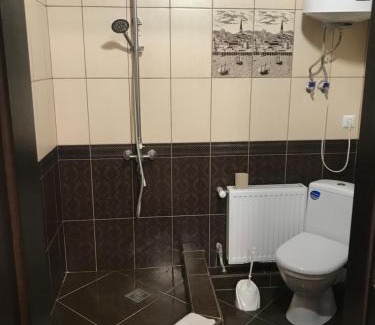 Khmelnitskiy House | Готель МАЙОВИТ