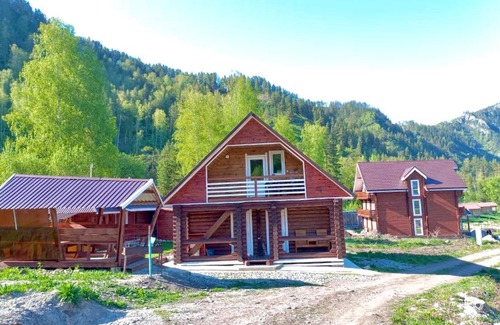 Nizhnekayancha Cabin | Золотые горы