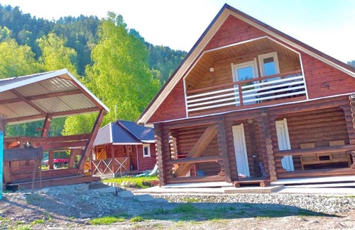 Nizhnekayancha Cabin | Золотые горы