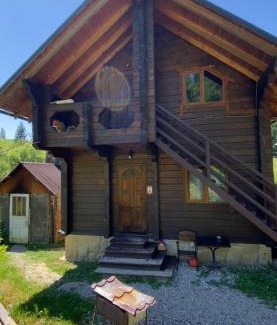 Palyanytsya Apartment | Котедж Славний гуцул & СПА чани джакузі