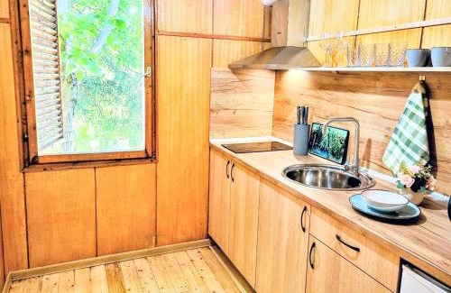 Mezdra Apartment | Къмпинг и Бунгала Брусен Хил - Camping and Bungalows Brusen Hill