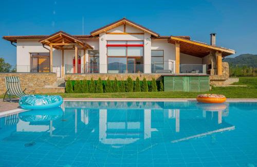 Apriltsi Villa | Къщата на Mечтите/House of the Dreams