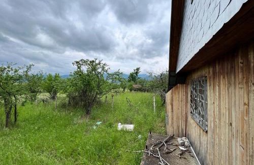 Kazanlak House | КЪЩА в Казанлък, 2 Стаи с 3 Легла без Ток и Вода, Външна Тоалетна, Всеки Чисти след себе си! VILLA HOUSE in Kazanlak 2-Rooms & 3 Beds, No Electric, Water or WC, use Outhouse, Bring Water, Tidy after Yourself
