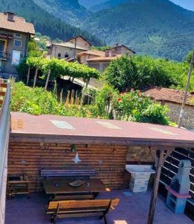 Sapareva Banya Villa | Къща за гости “Приятели“