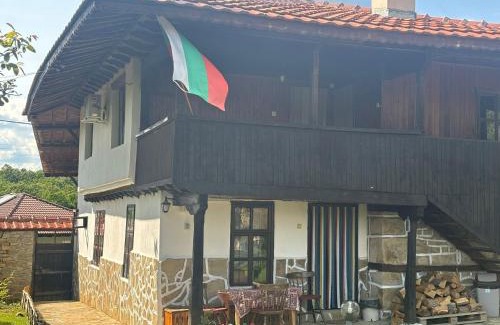 Elena House | Къща за гости Роза