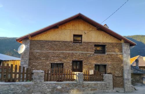 Devin House | Музикалната къща