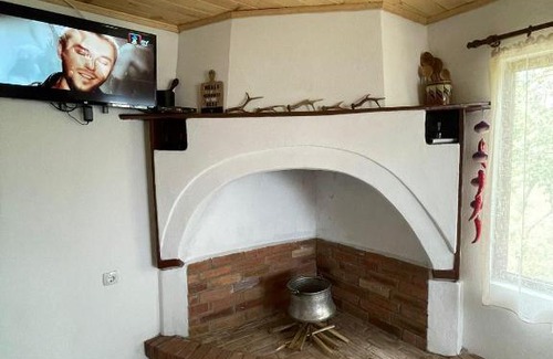 Elena House | На баба и дядо