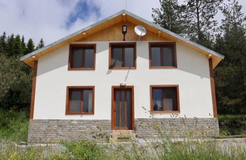 Semkovo Cabin | Райски кът “Еленова поляна”