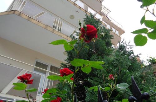 Nessebar New Town House | Стаи за гости" Герови"