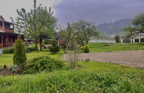 Verkhovyna House | «У полоні гір»