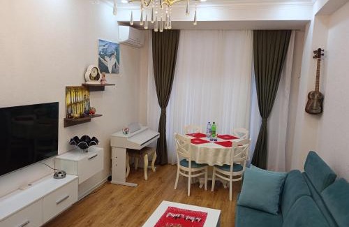 Sumqayit Apartment | У Эльмана