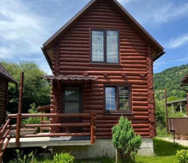 Rakhiv House | ШОВКОВА КОСИЦЯ