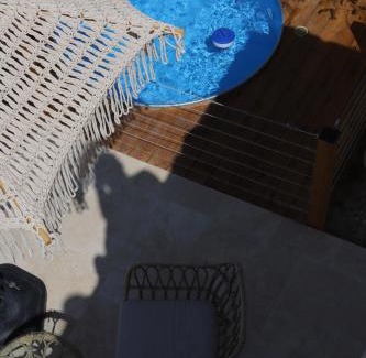 Merhav Am Cabin | אבן על הנחל