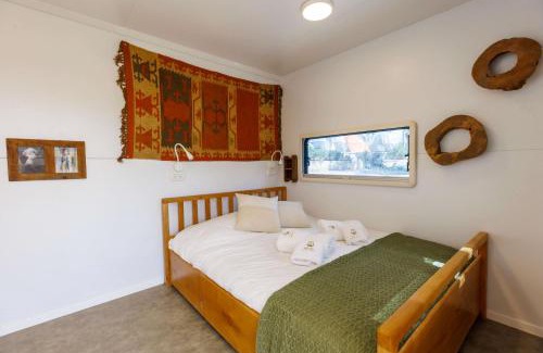 Jerusalem Cabin | אירוח יער השלום