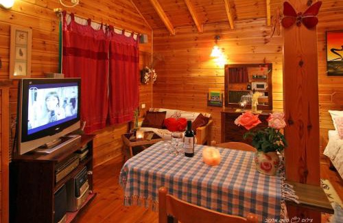 Mateh Asher Cabin | בקתות מול השקיעה