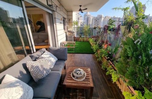 Petah Tikva Apartment | דירת 6חדרים אם המושבות