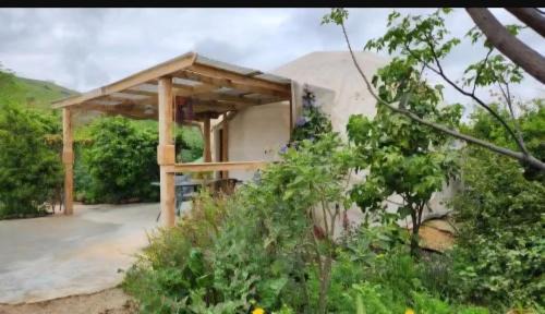 Yavne'el House | הבוסתן של הדס, הדום שבהר