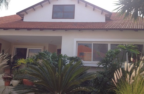 Bet Hananya House | וילה בכפר קרוב לים