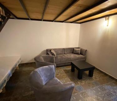 Tiberias Old City Apartment | יחידת נופש בבית ורדי