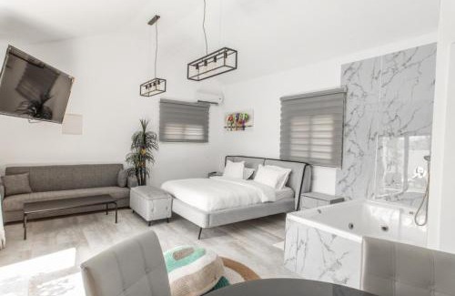 Vered Hagalil Bed & Breakfast | כלנית ריזורט - צימרים כפריים קסומים עם ג'קוזי ובריכה מחוממת ליד הכנרת