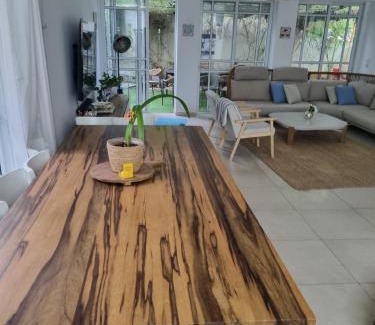 Hod HaSharon Apartment | כמו וילה במרכז השרון