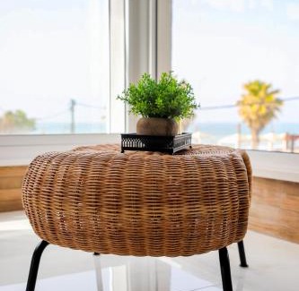 Haifa Apartment | צימר על הים גקוזי ואירוח איכותי Oceanfront Beach House W Jacuzzi