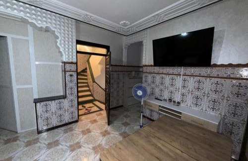 Bni Makada Apartment | شقة كبيرة فيها 3 غرف و صالون مطبخ حمام و في شارع راقي في طنجة دار تونسي