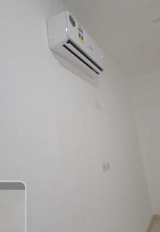 Al Batinah North Governorate Apartment | غرفة بمطبخ وحمام خاص