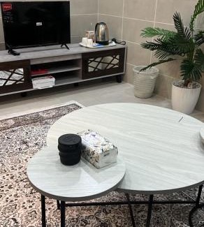 Dammam Apartment | غرفة وصالة الجوري 1 ابواب ذكية