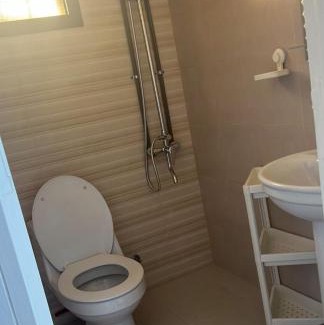 Dammam Apartment | غرفة وصالة الجوري 1 ابواب ذكية