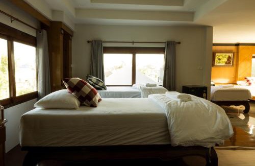 Nakhon Si Thammarat House | จงเจริญเฮ้าส์ Jongcharoen's house