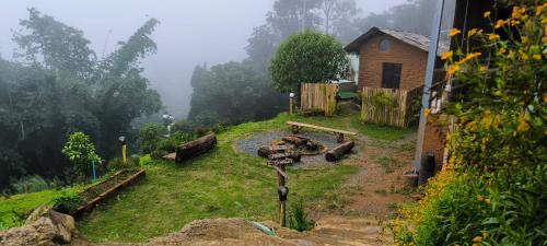 Mae Rim House | ตั้วบ้านดิน Tuabaandin