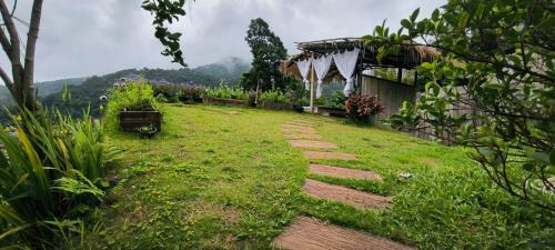 Mae Rim House | ตั้วบ้านดิน Tuabaandin
