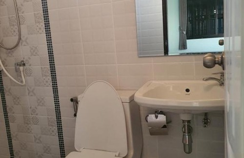 Khon Kaen Apartment | บ้านรชพนธ์ by Tae