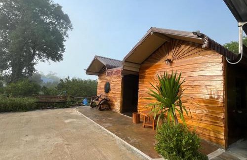 Chat Trakan House | บ้านสวนพงษ์ศิริ Baan Suan Pongsiri