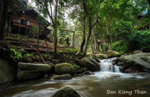 Chiang Dao District Bed & Breakfast | บ้านเคียงธาร โฮมสเตย์ แม่แมะ Cascade Lodge