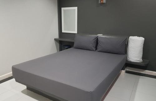 Bang Saphan Hotel | ภูรักษ์รีสอร์ท บ้านกรูด
