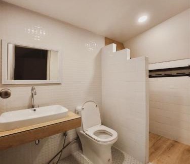 Wang Nam Khiao Bed & Breakfast | หาวเป็นดาวเป็นเดือนแคมป์